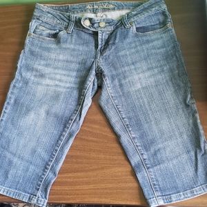 American Eagle Women's Size 6 Jean shorts